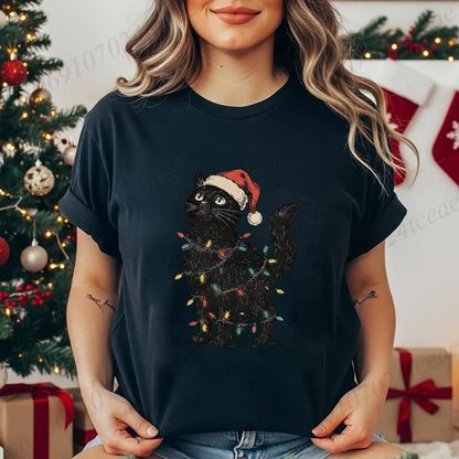 Christmas Cat Women’s Tee – Cute Holiday Shirt, Comfortable Casual Street Top