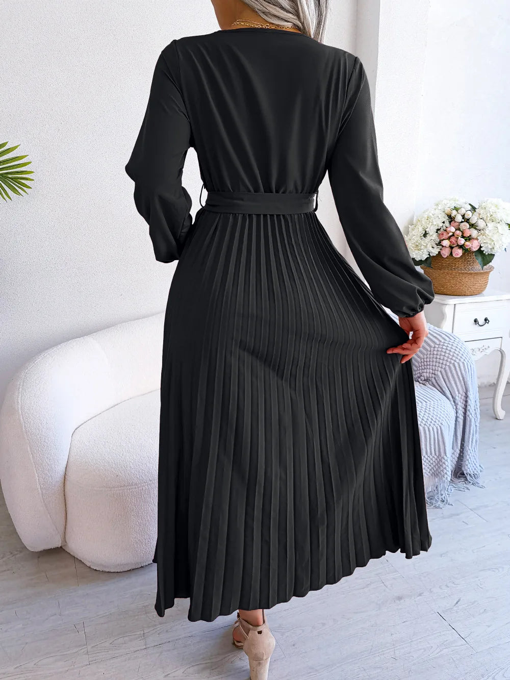 Elegant Women’s Pleated Maxi Dress – V-Neck, Long Sleeves, Special Edition