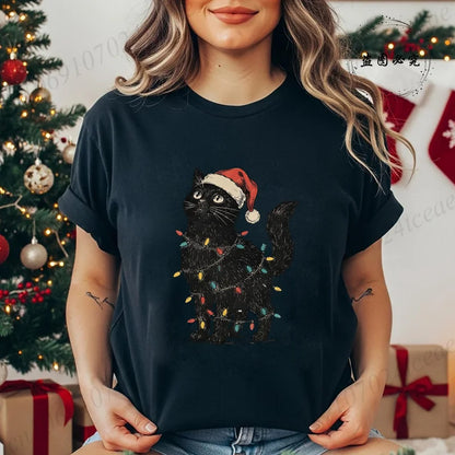 Christmas Cat Women’s Tee – Cute Holiday Shirt, Comfortable Casual Street Top